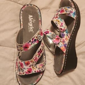 Alegria Women's Multicolor Floral Sandals
